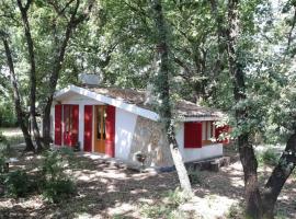 Charming Chalet with Terrace in Lavinaio – 32 m²、Fleriのホテル