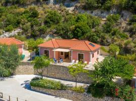 Elia Beach Villa, hotel in Stavros