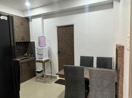 Modern, Spacious & One of the Best in Town, hotel di Nagpur