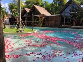 Cozy Lagoon Bungalows & Pool