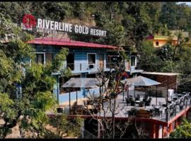 Riverline Gold Resort, hotel com piscina em Mohan Chatti