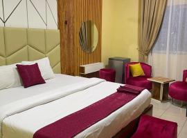 Edmondrooms and suites hotel, hotel s parkov&aacute;n&iacute;m v destinaci Mama