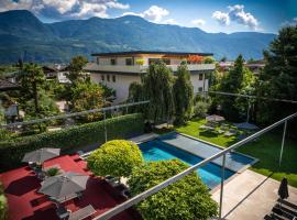 goldfinger + suites, hotel u gradu Lana