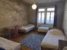 Grosses Privatzimmer mit Altbau-Charme