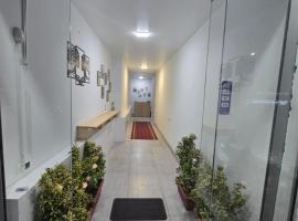 Resta hostel، فندق في يريفان
