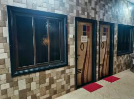 Khot Holiday Home Stay, Hotel in Malvan