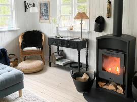 Cozy Summer House Close To Bisnap Beach, hotel v destinaci Hals