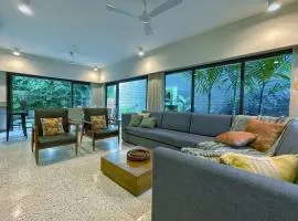 Cozy Nest 3BR Luxury Villa- 10 mins from Thalassa & Vagator Beach