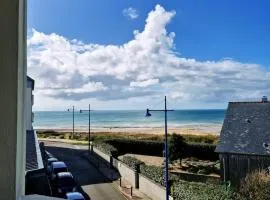 Appartement avec balconnet et vue mer