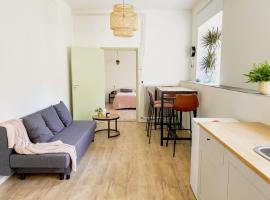 Modern Apartment 2 in Historic Abbey, hotel i Bemelen