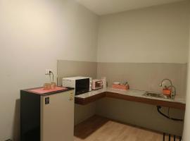 Lanta Maikaew Guesthouse, khách sạn ở Ko Klang