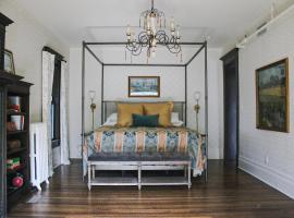The New Victorian Mansion Bed & Breakfast، فندق في سانت بول