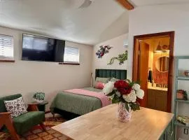 Casita 3 mins to downtown farmers market