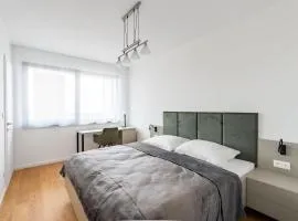 Brand New Modern Apartment - Workspace Balcony & Parking