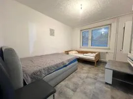 - Graphite Modern 3-Room Apartment - Stylish Grey Interior - Spacious Terrace - Fully Equipped Kitchen - Wi-Fi - Renovated 2024 - Central & Convenient Location - Free Parking - Near Bus & Airport -