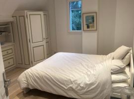 Chambre spacieuse, Hotel in La Ferté-sous-Jouarre