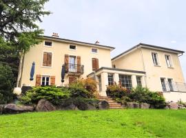 Domaine de la Brême، فندق في Bréménil