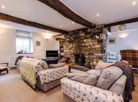 Sunny Side Barn in Cracoe North Yorkshire by Amber Stays Perfect for Big Groups and Leisure Stays, Sleep 8 and Parking