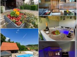 Family Friendly superior villa with heated pool 365 days, whirlpool, sauna, playground and barbeque in privacy near forest, ξενοδοχείο σε Veliko Trgovišće