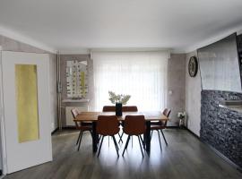 Villa L'Oranaise, hotel em Cluses