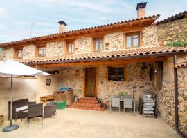 Tranquil Stay Near Luna River, hótel í Benllera