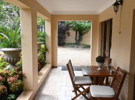 LUXURY ROOM @ 4 STAR GUEST HOUSE, hotel i Middelburg