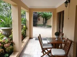 LUXURY ROOM @ 4 STAR GUEST HOUSE