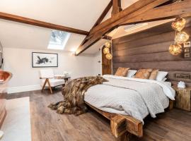 6 STAR, Brand New, Stunning Luxury Suites in a Characterful Historic Manor, Blending Timeless Charm with Modern Style! Welcome to the Old School Manor, Halkyn!!, hotel v destinaci Halkyn