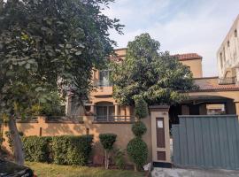 Lake City Villa, hotel a Lahore