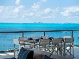 4BR Luxury Beachfront Apt w/ Heated Pool