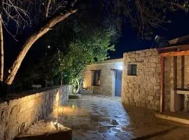 'I Elea' Village House with Courtyard