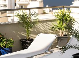 Sea View Luxury Boutique Penthouse St Pauls Bay, hótel í San Pawl il-Baħar