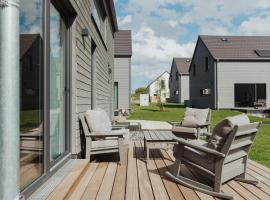 NEU "Rügen Resørt Sagard" großzügige, gemütliche Doppelhaushälfte "Anneke" mit Terrasse, hotel em Sagard