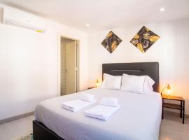 Alto da Lapa House w Parking by LovelyStay, вилла в Порту