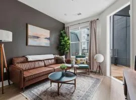 Luxury Downtown Property With a Pool