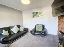 Tyle Teg - 3 Bedroom Holiday Home - Clydach