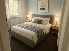 Polsumer Residence Moderne Unterkunft für Monteure & Familien nahe Veltins-Arena, Movie Park, Nordsternpark, Amphitheater & Autobahnen A2 & A42 mit Balkon