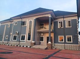 J-D Suites, hotel in Ozuoba