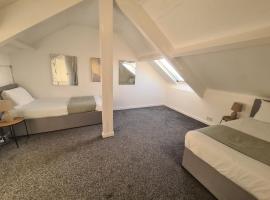 Lovely four bed Roker house, hotel i Monkwearmouth