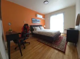 Special Stays! Ultimate Destination for Montreal & West Island with Fast Wi-Fi