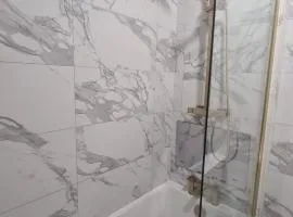 Modern one bed close to city