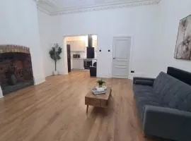 Modern one bed close to city