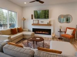 Brand New Cabin with Fire Pit & Outdoor Projector