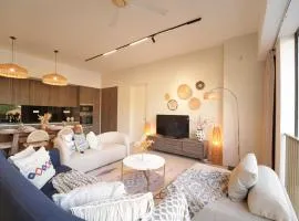 Cozy Seaview Escape 2BR 6pax bythesea bathroom