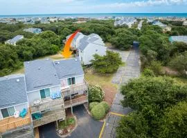 Duck Condo 5 min walk to beach with community pool