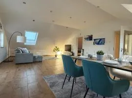 modern & spacious Apartments CarHandling Campus -Nähe Therme Erding -Messe München -Arena -free parking -Netflix -W-LAN