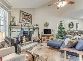 Walk to Midtown Ruidoso! Cozy Eagles Nest Condo