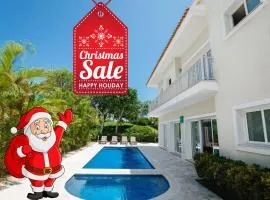 Luxury Villa Iberosta Del Mar - 4BDR, Private Beach, Pool & Jacuzzi