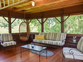 Private Downtown Wellfleet Location, hotel in Wellfleet