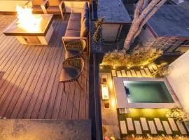 Luxury Oasis Heated Pool Rooftop Spa Fire Pits